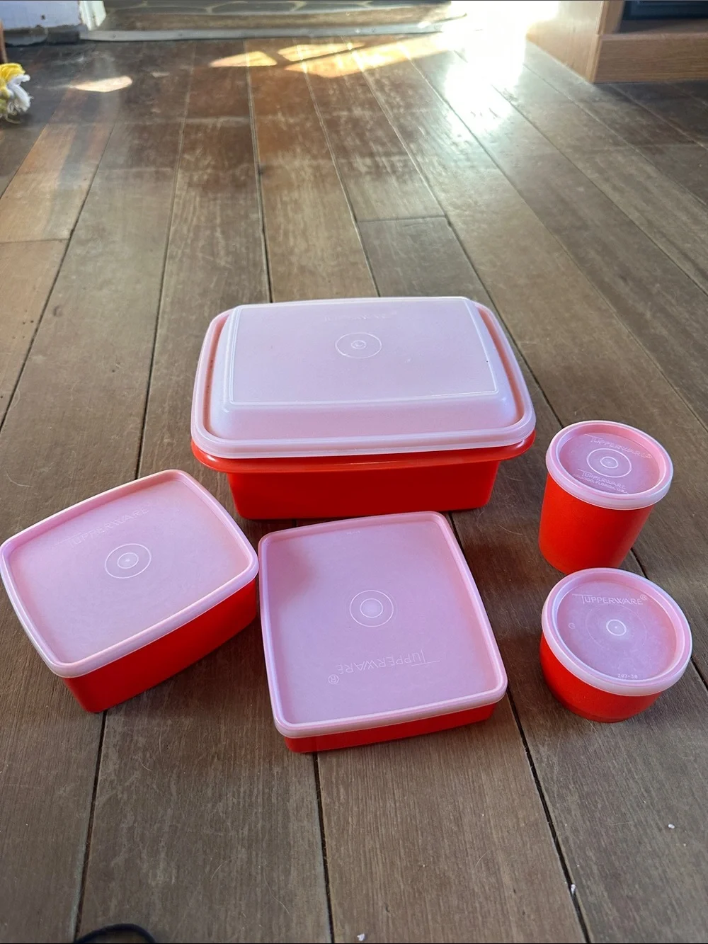 5 Piece Vintage Lunch Box Tupperware Set… Like NEW!